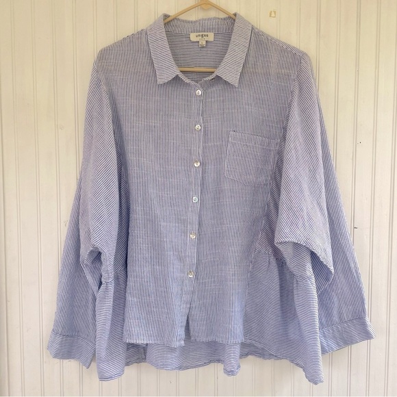 Umgee Women's White Blue Striped Lightweight Oversized Button Down Shirt LARGE - Picture 1 of 8